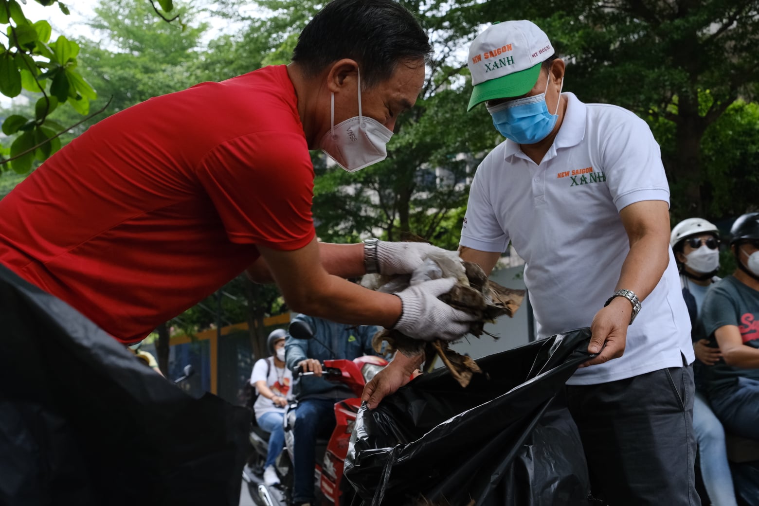 BQL My House và Cư dân dọn vệ sinh KCH New Saigon 2