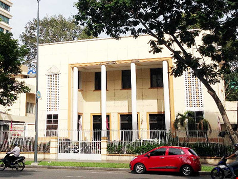 Chậm nộp tiền trúng đấu giá: Mất cọc, hủy kết quả.