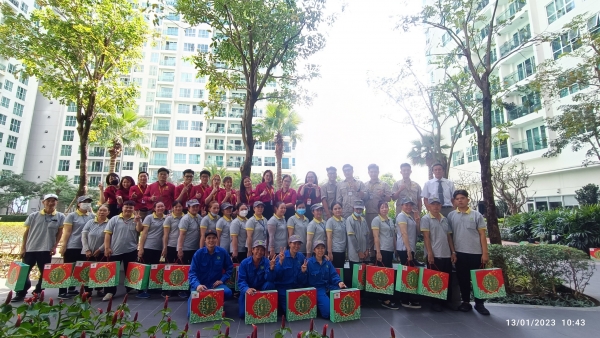 MY HOUSE KHEN THƯỞNG VÀ TẶNG QUÀ DỊP TẾT 2023 CHO TOÀN BỘ NHÂN VIÊN