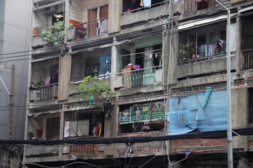 HCM: Chung cư cũ Những mối nguy hiểm trực chờ cư dân