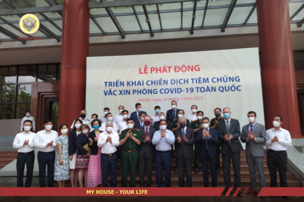 Phát động Chiến dịch tiêm chủng quốc gia lớn nhất từ trước đến nay